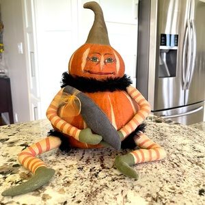 JOE SPENCER FOLK ART CLOTH GORDY PUMPKIN DOLL HOLDING RAVEN. LIKE NEW
